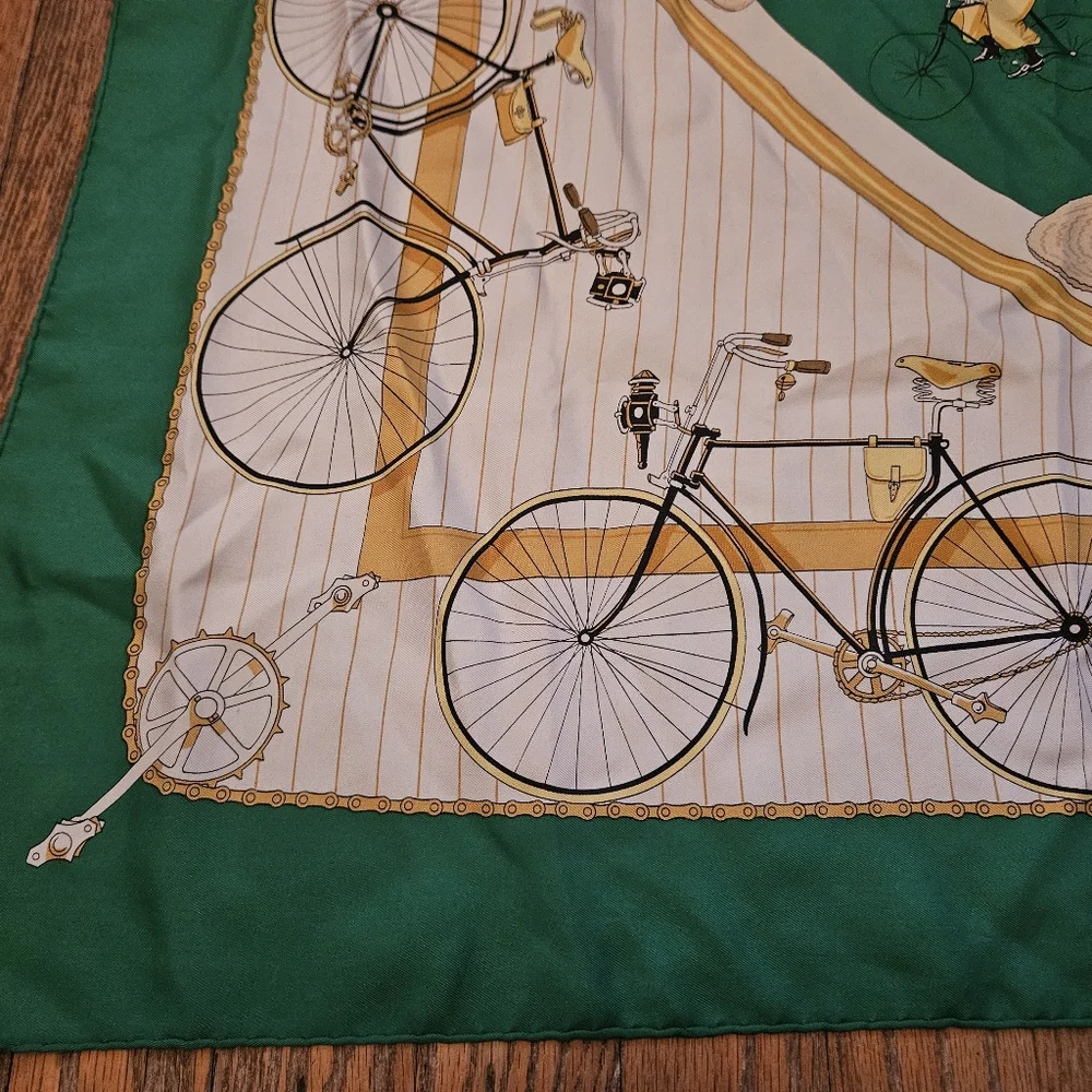 Hermes Les‎ Becanes Silk Scarf